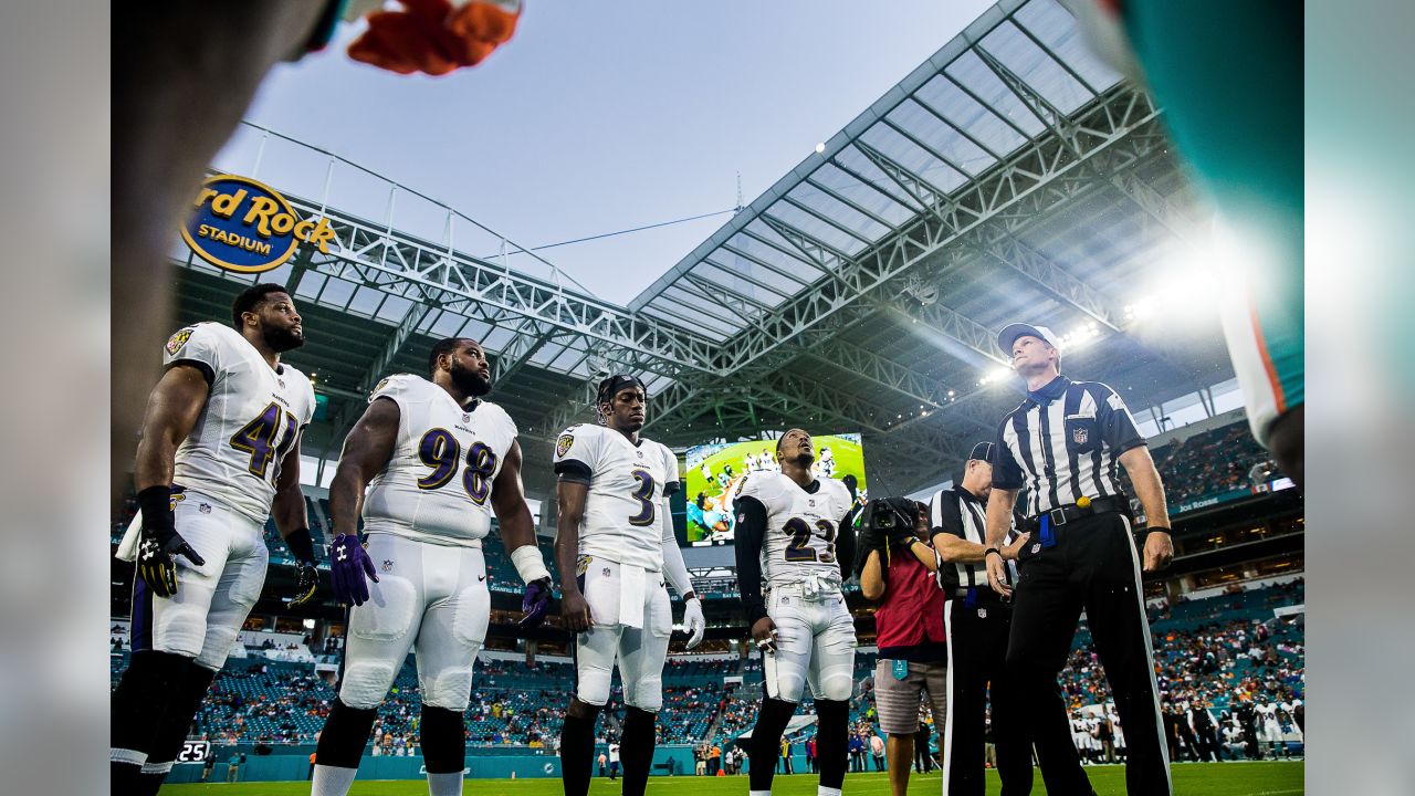 Baltimore Ravens defensive back DeShon Elliott (32) during an NFL football  game against the Las Vegas Raiders, Monday, Sept. 13, 2021, in Las Vegas.  (AP Photo/Rick Scuteri Stock Photo - Alamy