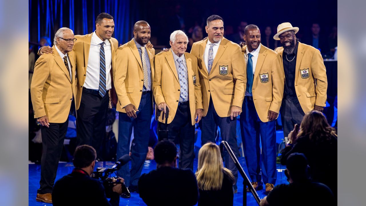 VIDEO: Ravens Legend Ed Reed Shouts Out His Barber During Hall of Fame  Speech