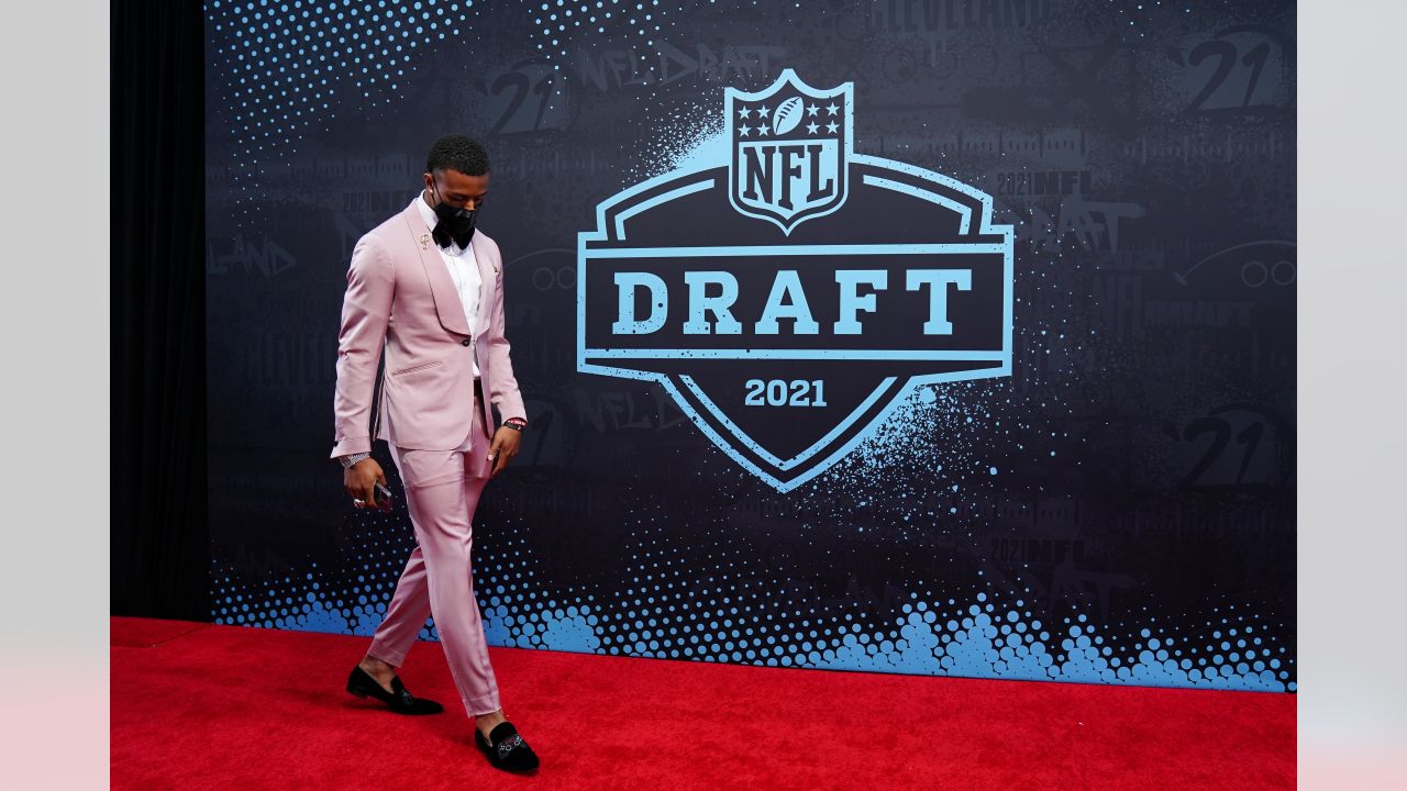 Photo Gallery: NFL Draft Picks Walkin' the Walk on Red Carpet in