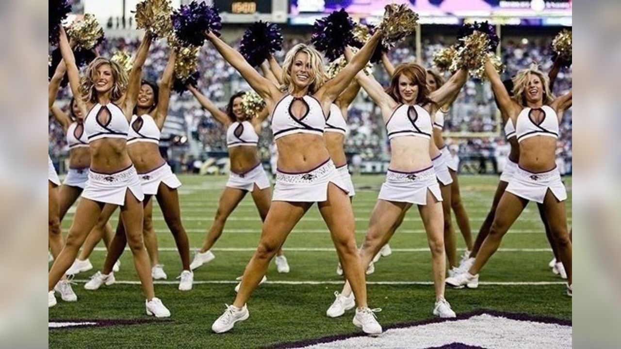 BALTIMORE RAVENS CHEERLEADER, 2004-05 Baltimore Ravens Chee…