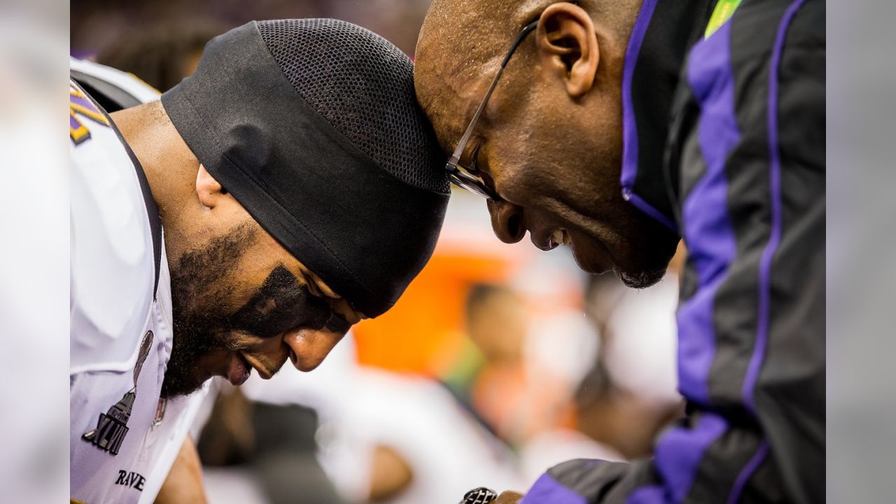 Ray Lewis makes another grand statement with 'last ride'