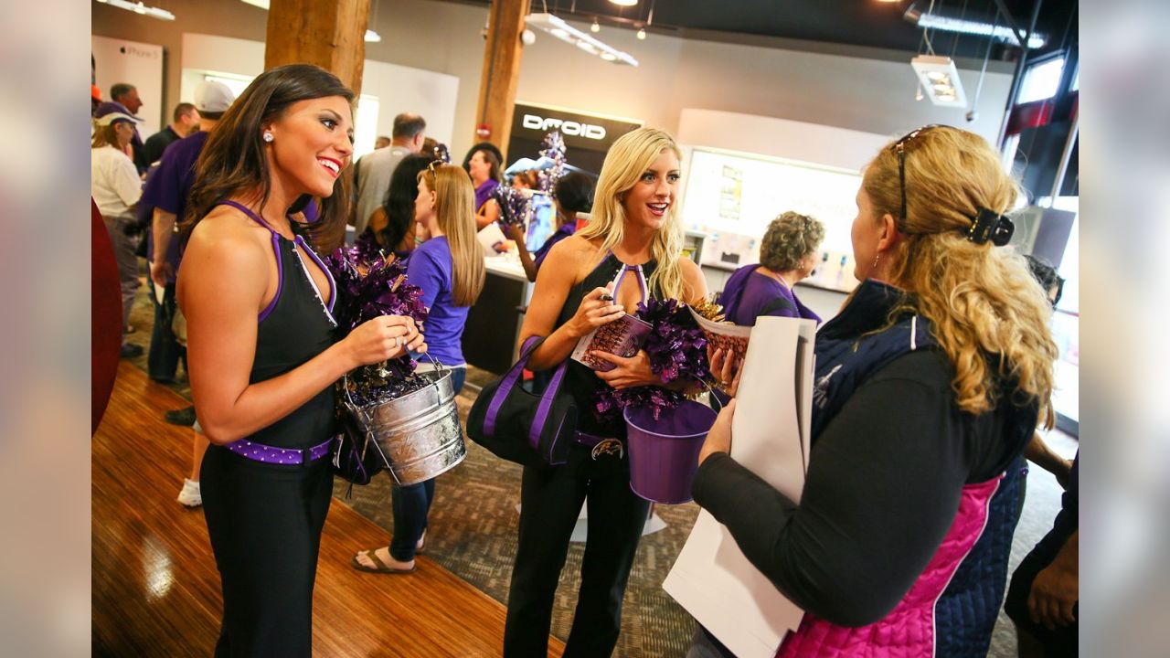 Purple Friday Caravan﻿ surprises students, gets Flock revved up