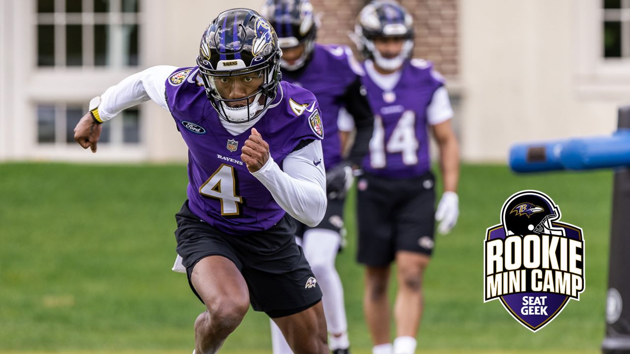 Gallery: Rookies Take Field for Practice