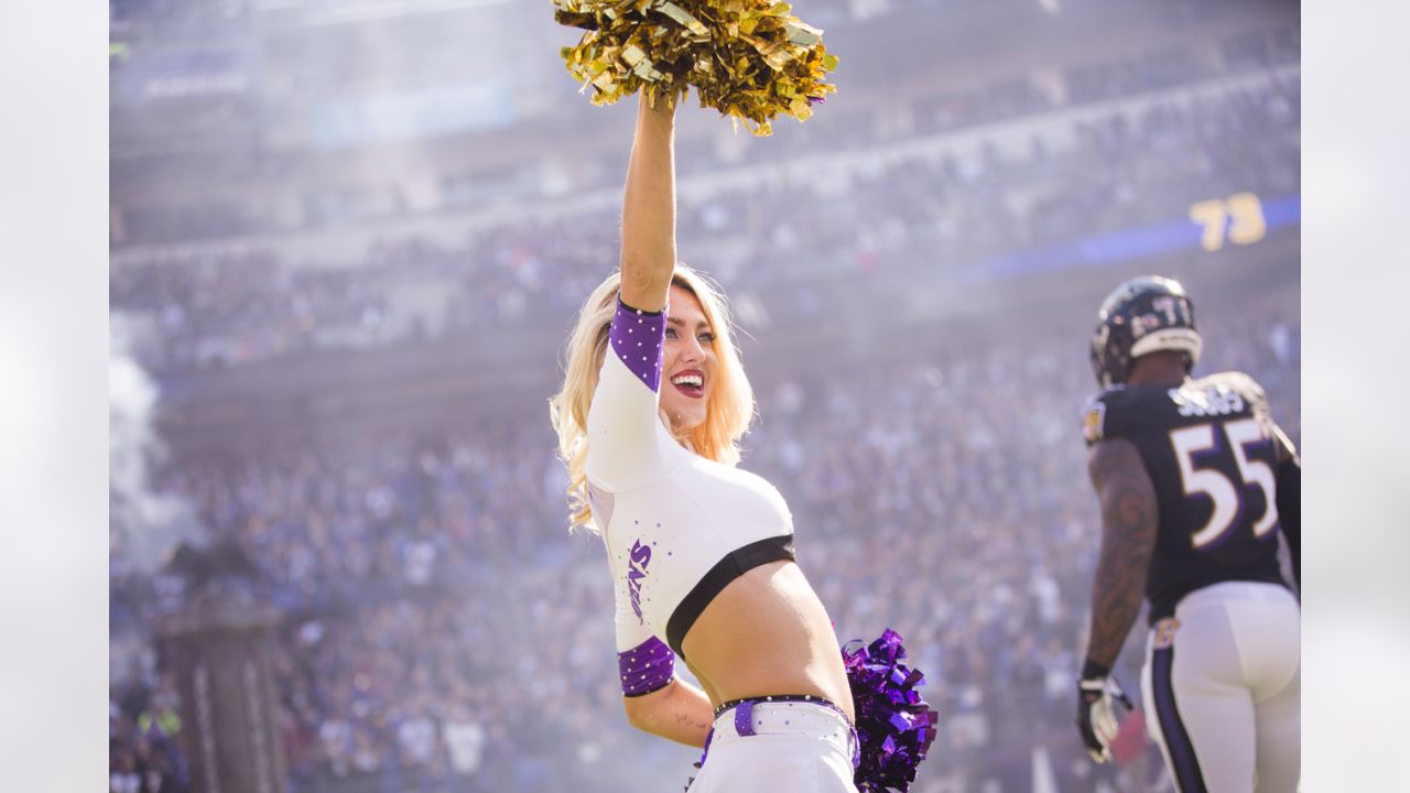 Week in Pulp: Ravens cheerleader, denim skirts - The Daily Orange