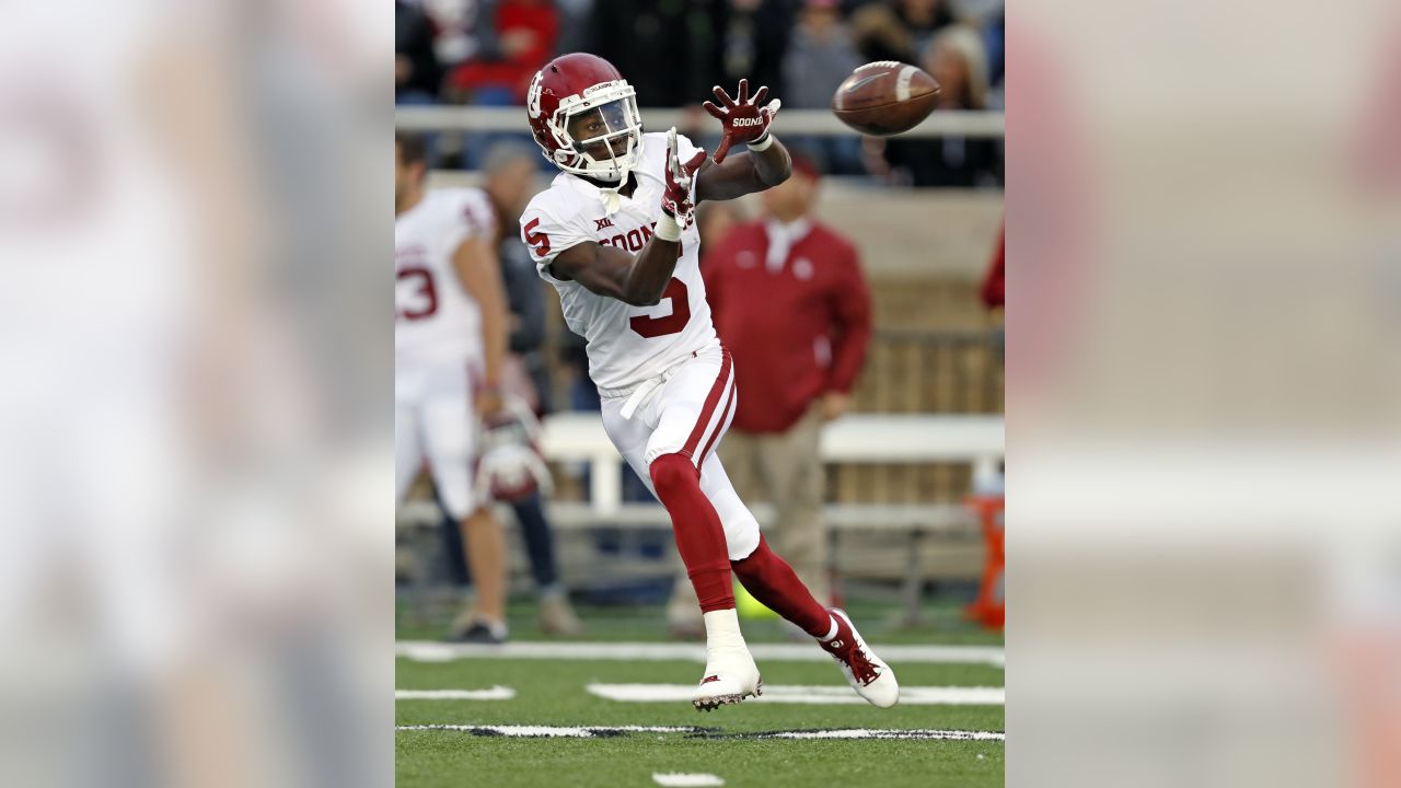 Oklahoma wide receiver Marquise Brown (5) warms up before the Orange Bowl  NCAA college football …