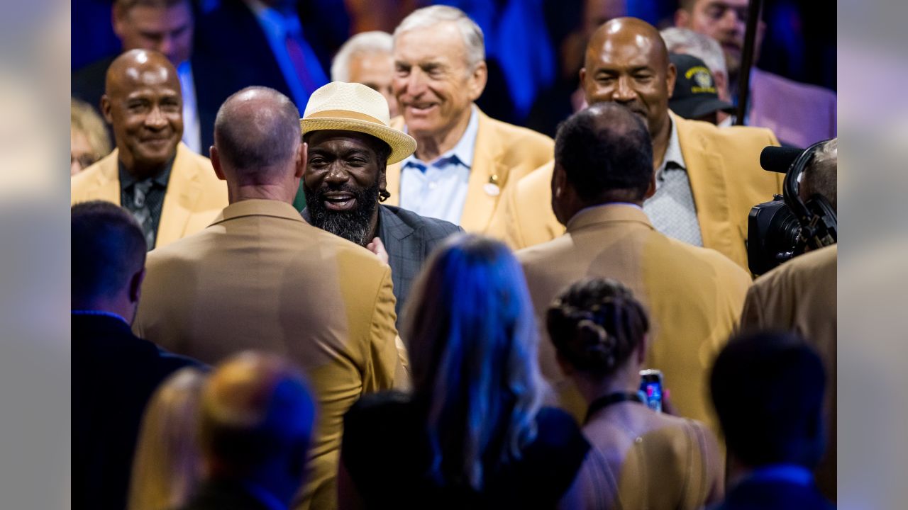 VIDEO: Ravens Legend Ed Reed Shouts Out His Barber During Hall of Fame  Speech