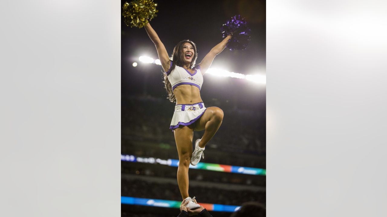 Cheerleaders: Ravens vs. Titans, Preseason 1