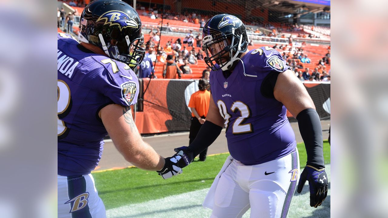 Ravens' Haloti Ngata drops pounds, gains a step 