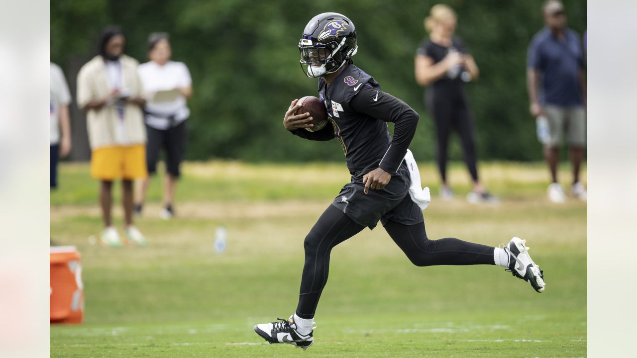 Baltimore Ravens quarterback Lamar Jackson works out during an NFL football  training camp practice, Monday, Aug. 24, 2020, in Owings Mills, Md. (AP  Photo/Julio Cortez Stock Photo - Alamy