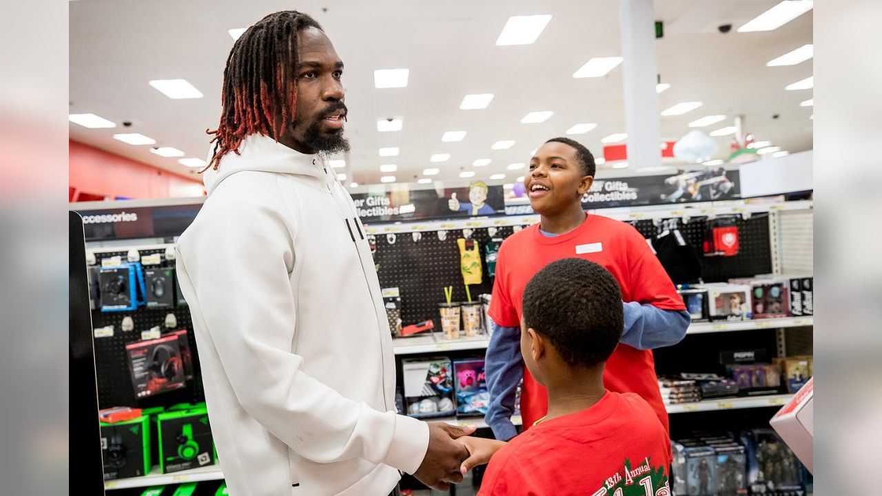 Brandon Carr, Ravens Teammates Take Underserved Kids Holiday Shopping