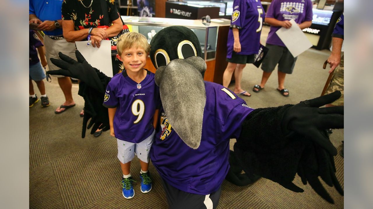 Purple Friday Caravan﻿ surprises students, gets Flock revved up