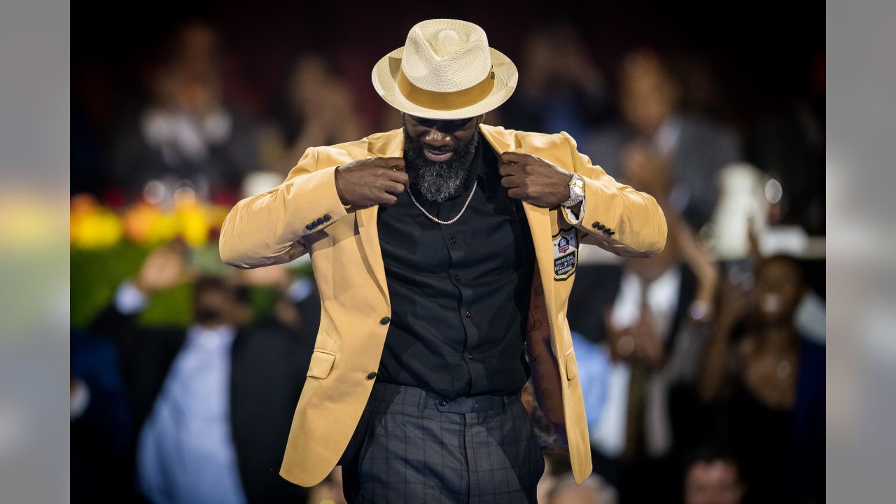 VIDEO: Ravens Legend Ed Reed Shouts Out His Barber During Hall of Fame  Speech