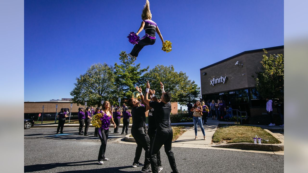 Purple Friday Caravan﻿ surprises students, gets Flock revved up