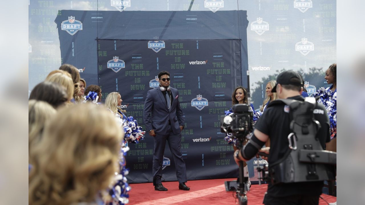 Lamar Jackson hits the NFL draft red carpet in all green suit