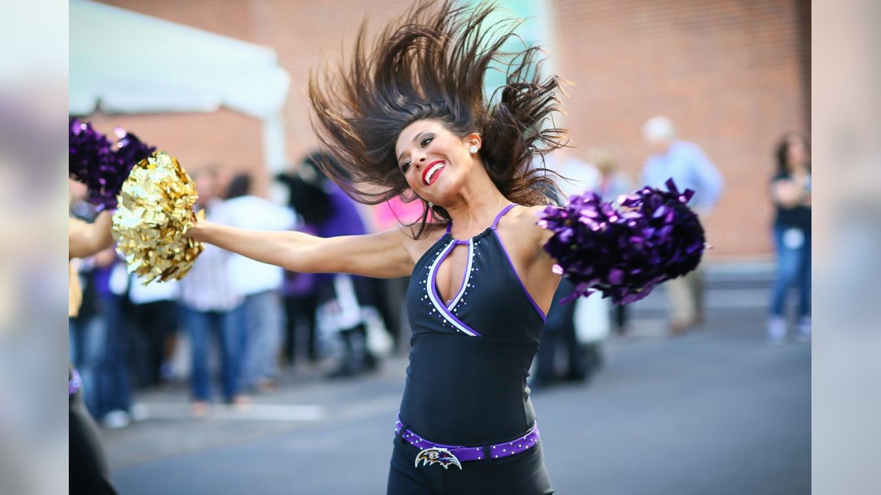 Purple Friday Caravan﻿ surprises students, gets Flock revved up