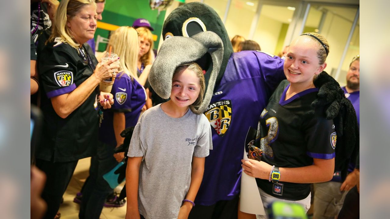 Purple Friday Caravan﻿ surprises students, gets Flock revved up