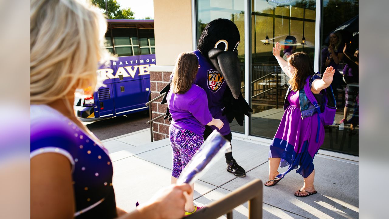 Purple Friday Caravan﻿ surprises students, gets Flock revved up