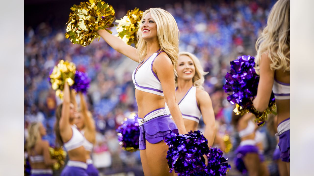 Week in Pulp: Ravens cheerleader, denim skirts - The Daily Orange