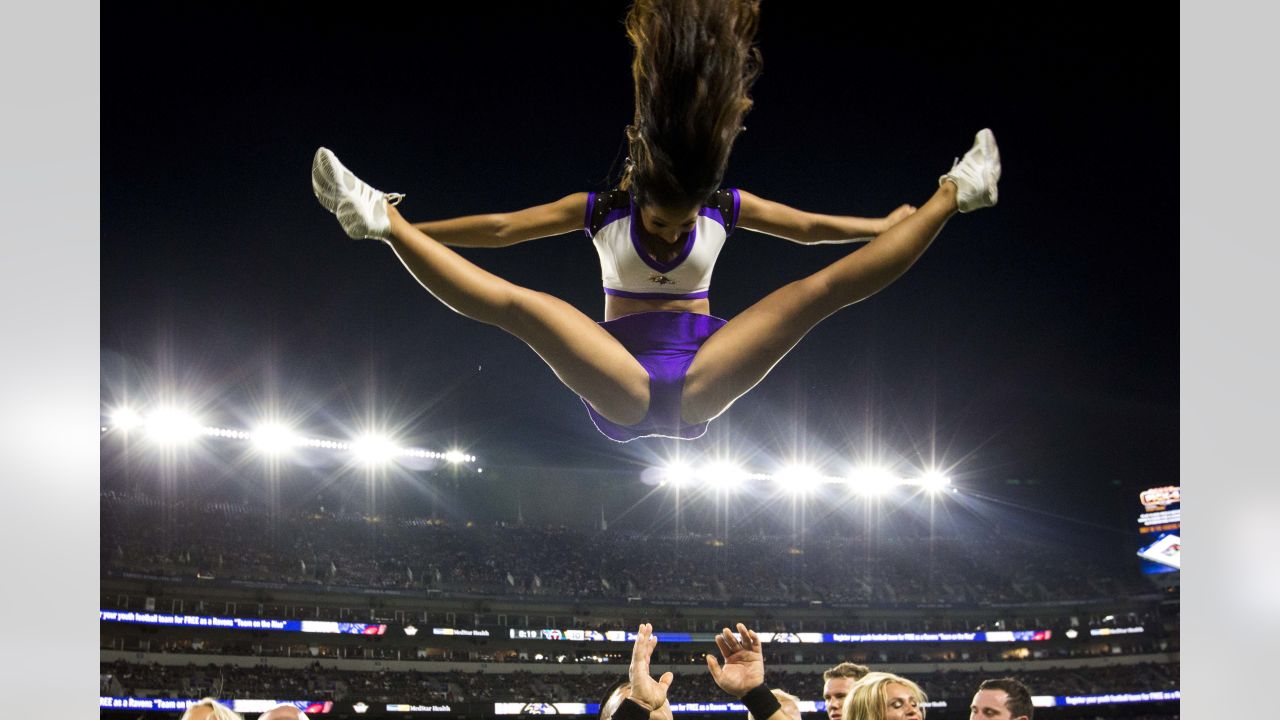 Cheerleaders: Ravens vs. Titans, Preseason 1