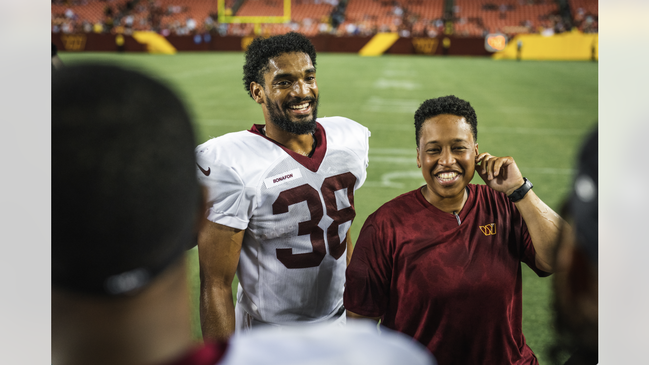 PHOTOS  Commanders practice under the lights at FedExField