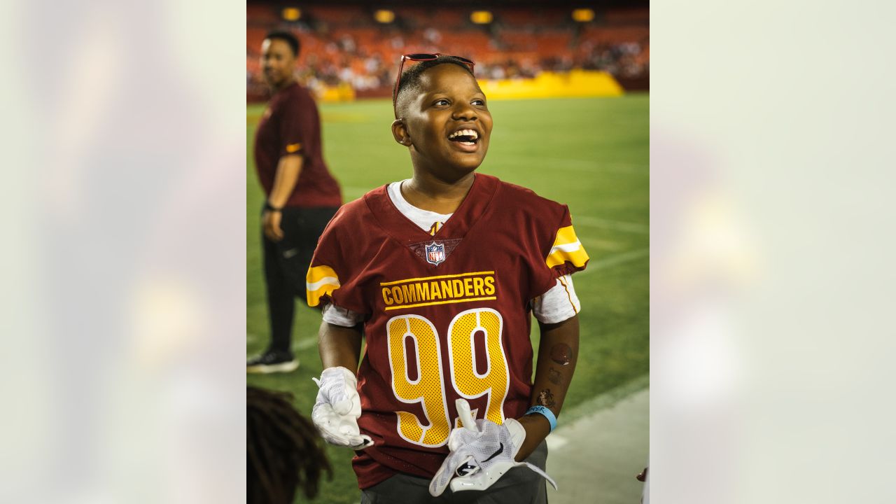 PHOTOS  Commanders practice under the lights at FedExField