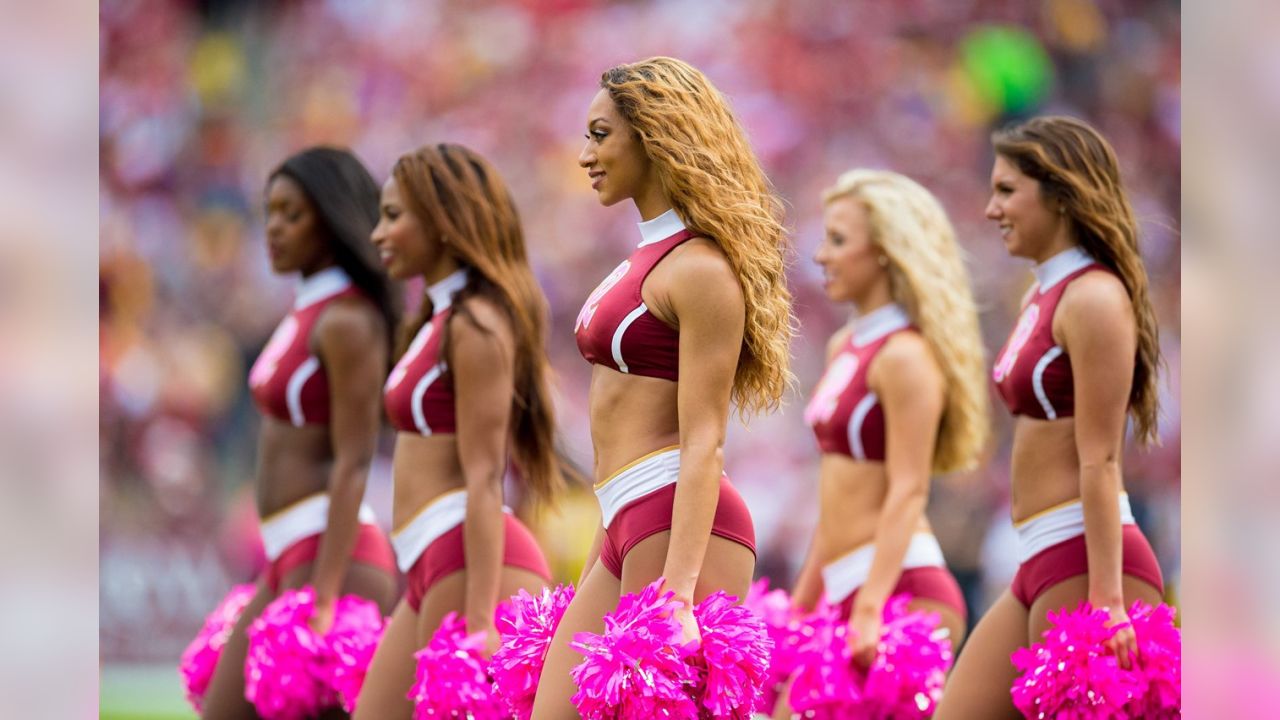 NFL World Reacts To The 49ers Cheerleader Photo - The Spun: What's Trending  In The Sports World Today