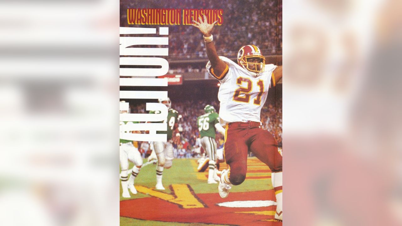 San Francisco, California, USA. 12th Jan, 1991. San Francisco 49ers vs  Washington Redskins at Candlestick Park Saturday, January 12, 1991. 49ers  beat Redskins 28-10. Redskin quarterback Mark Rypien (11) moves away from