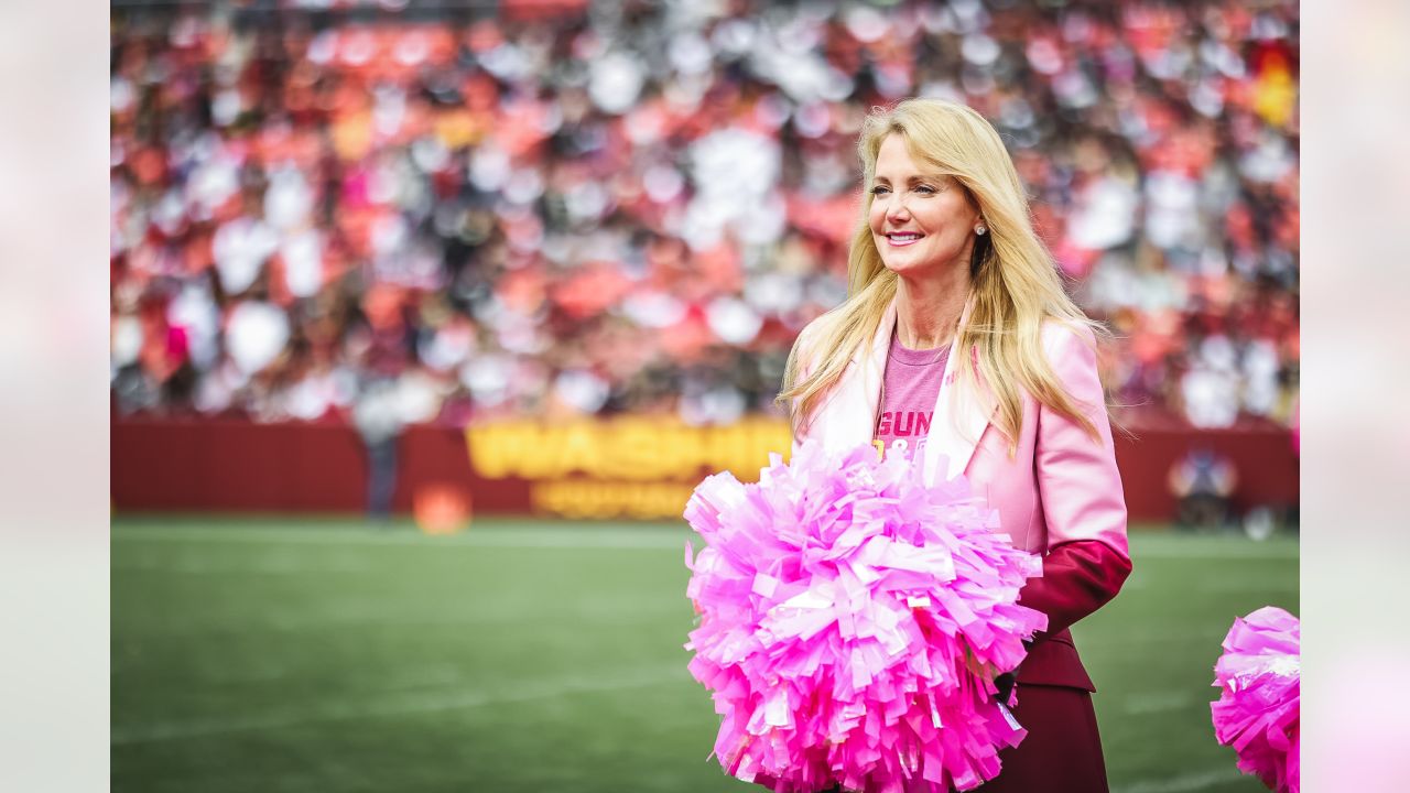 Washington Commanders on X: .@InovaHealth is giving away pink texting  gloves this Sunday at #Redskins #BCA Game. #PHIvsWAS Get there early to get  yours!  / X