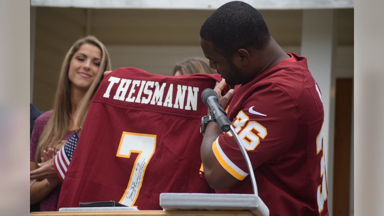 Redskins Give SPC (Ret.) Jay Briseno Jr., USAR A Signed Jersey