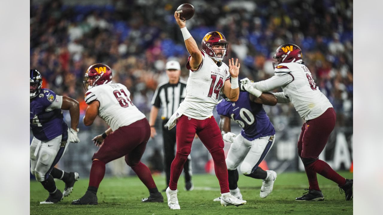 Sam Howell plays effectively in first half as Commanders end Ravens' NFL-record  24-game preseason win streak – The Virginian-Pilot