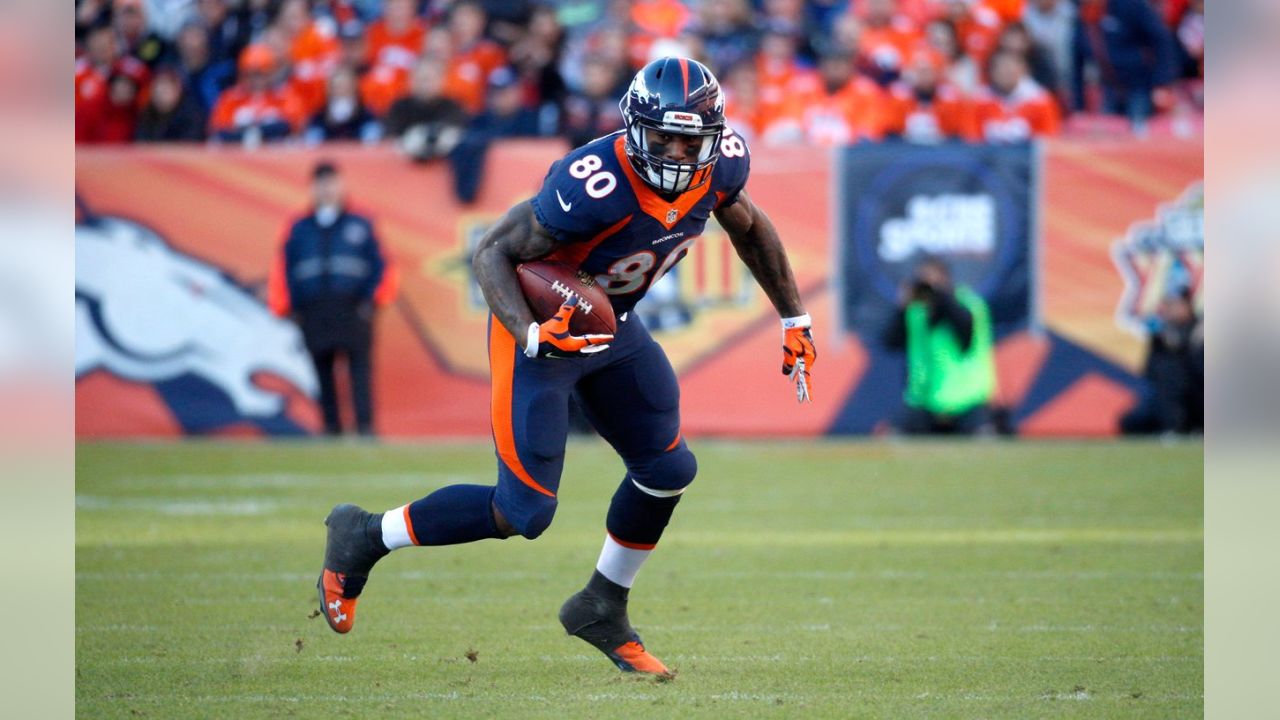 Washington Signs Vernon Davis