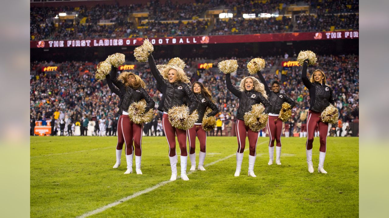 NFL Cheerleaders, Week 17