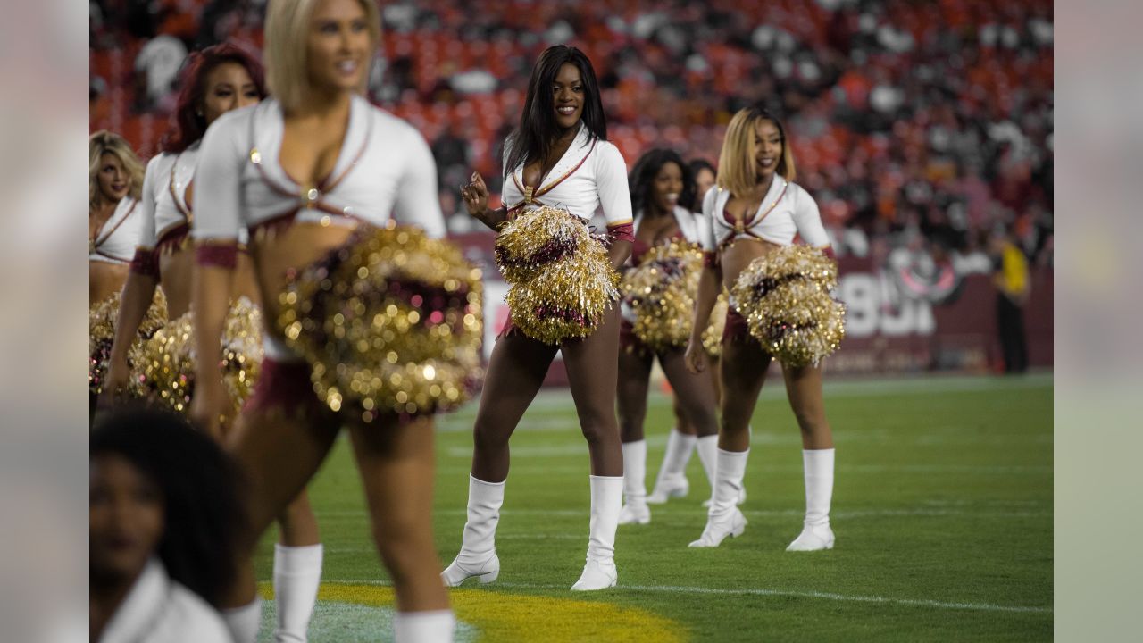 PHOTOS: Cheerleaders, Week 3 vs. Bears