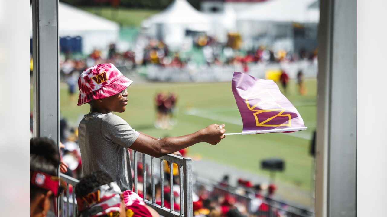 PHOTOS  Commanders fans pack the stands at training camp