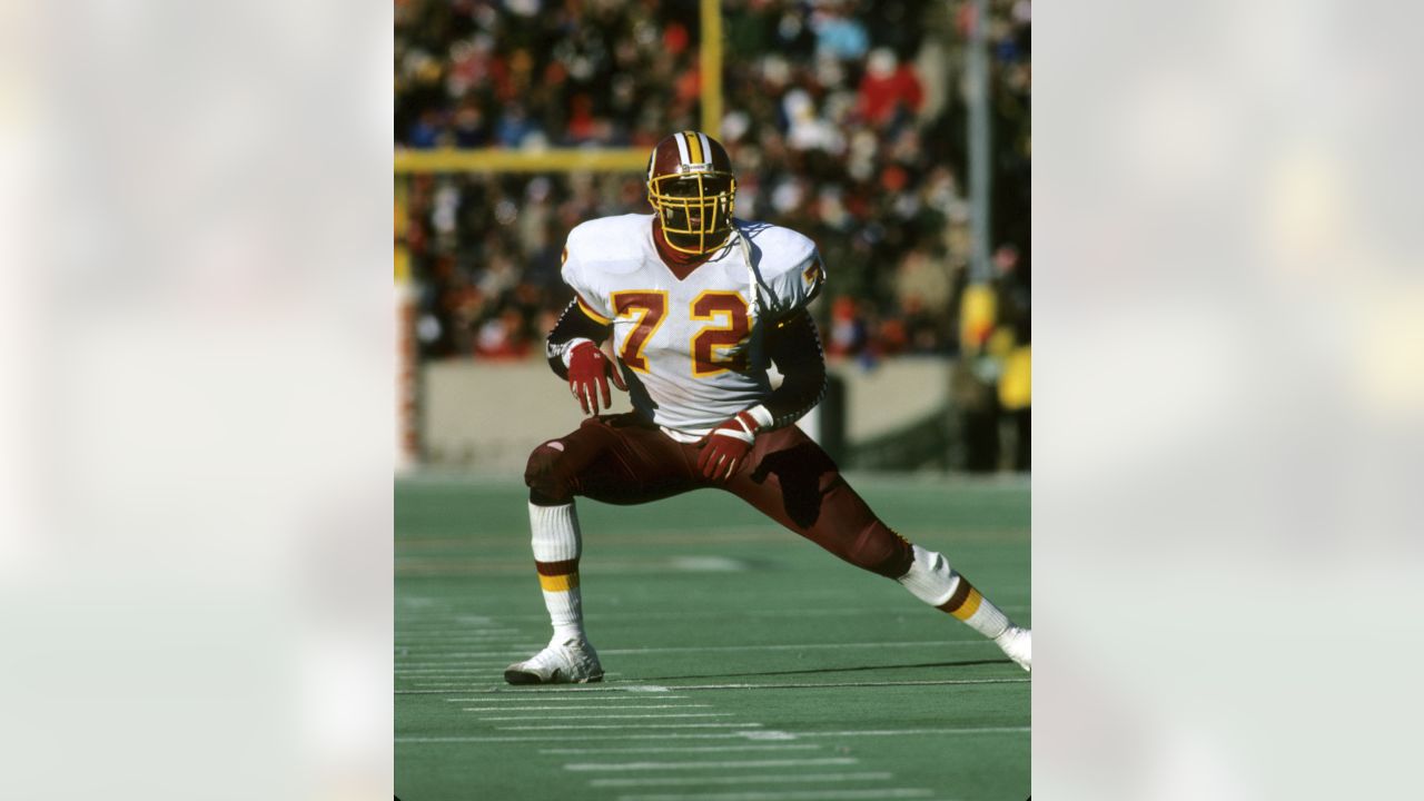 Washington Redskins Ladell Betts (46) eludes the tackle attempt of