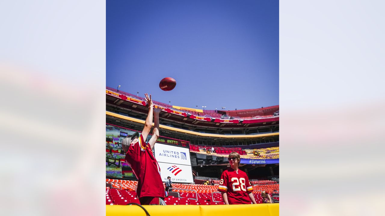 PHOTOS  Commanders vs. Panthers, warmups