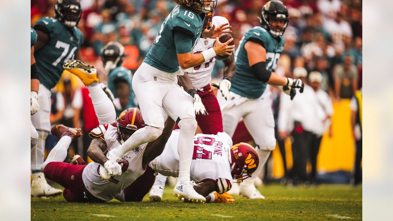 Redskins sack Henne 10 times, overpower Jags