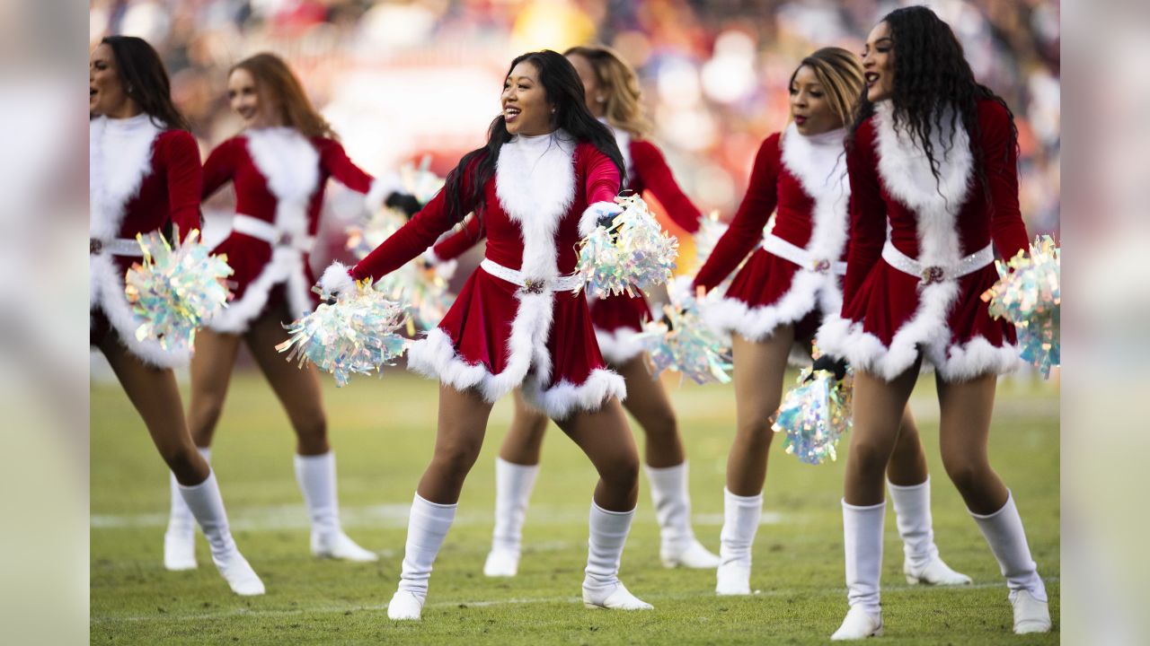 PHOTOS: Cheerleaders, Week 16 vs. Giants