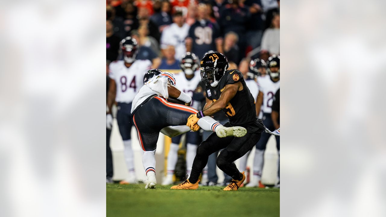 Muffed punt, Robinson TD lift Commanders over Bears 12-7 - WTOP News