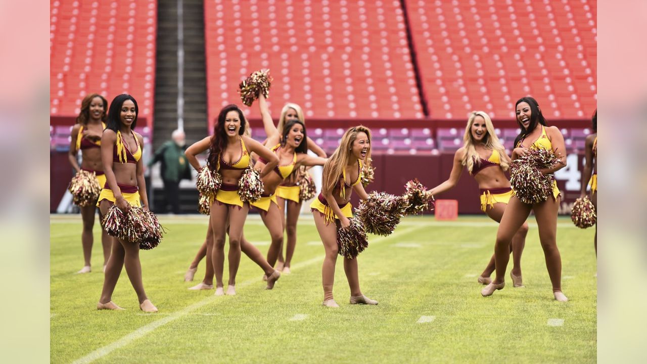 1,733 Washington Redskins Cheerleaders Photos Stock Photos, High-Res  Pictures, and Images - Getty Images