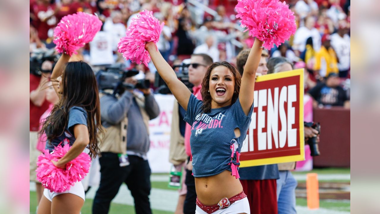 NFL World Reacts To The 49ers Cheerleader Photo - The Spun: What's Trending  In The Sports World Today