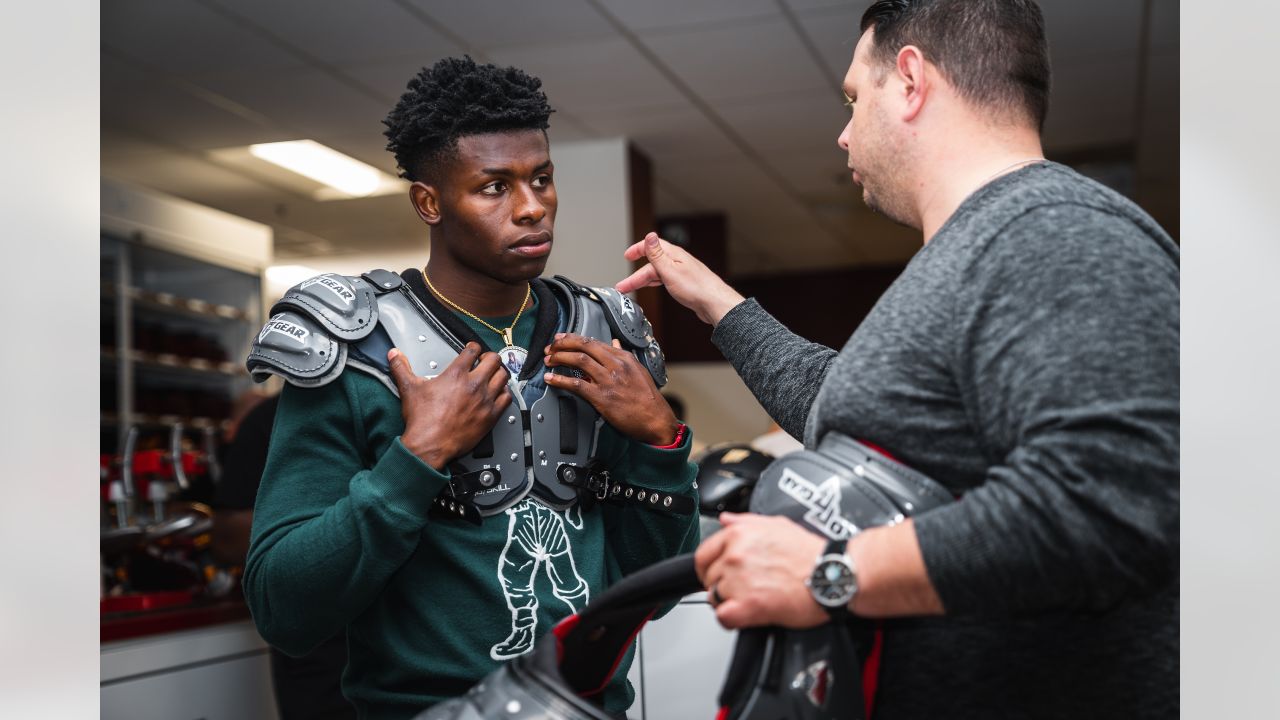 Commanders rookie Christian Holmes can look to William Jackson to get in  the zone - The Athletic