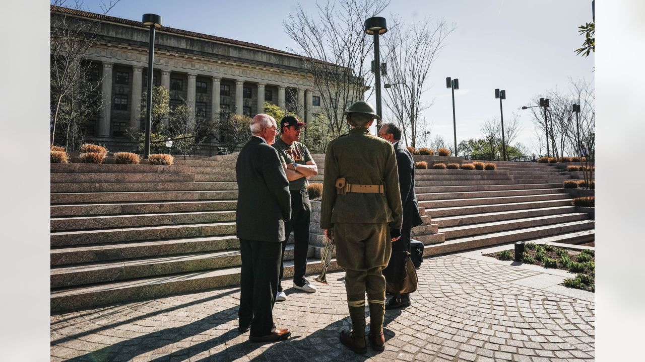 Commanders Head Coach Ron Rivera honored at WWI Memorial for