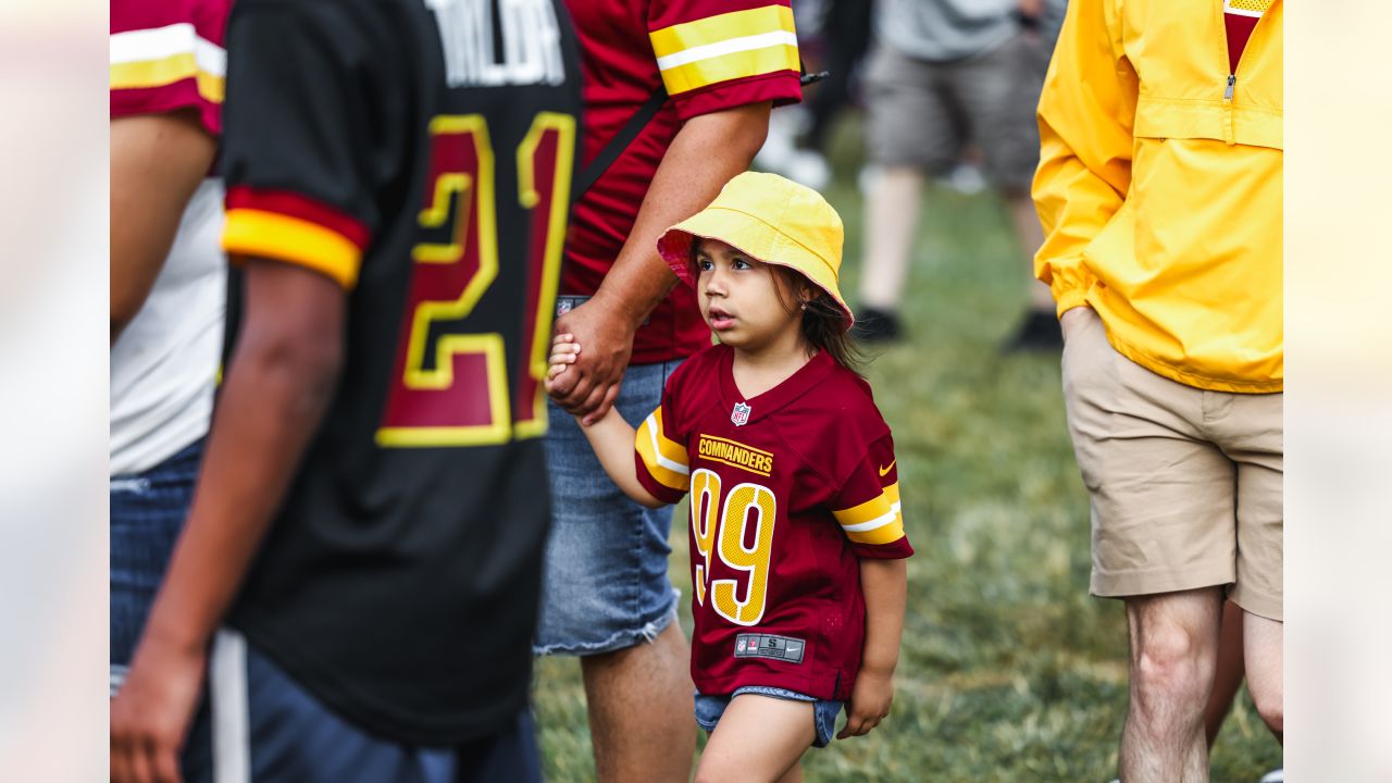 PHOTOS  Commanders fans pack the stands at training camp