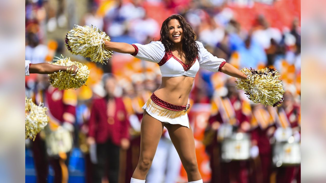 3,183 Washington Redskins Cheerleaders Stock Photos, High-Res