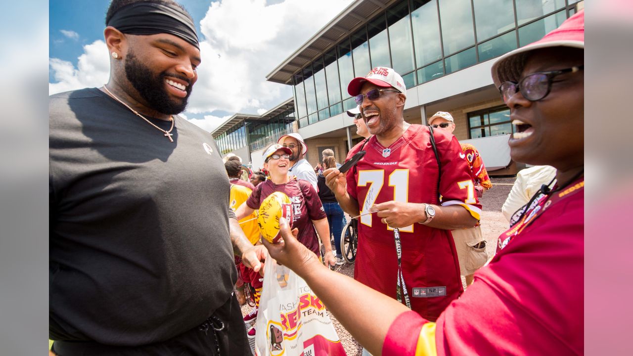 Washington Redskins salute the military