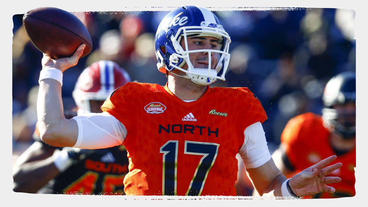 North defensive end John Cominsky of Charleston (5) tries to get around  South offensive tackle Dennis Daley of South Carolina (78) during the  second half of the Senior Bowl college football game