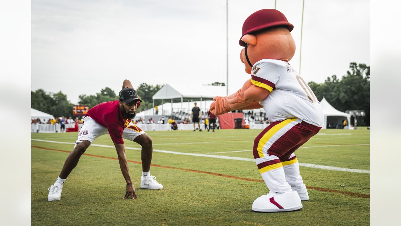 PHOTOS  Commanders fans pack the stands at training camp