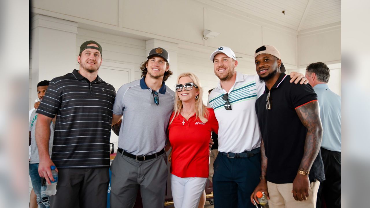 Former Players Participate In The Redskins Alumni Charity Golf Classic