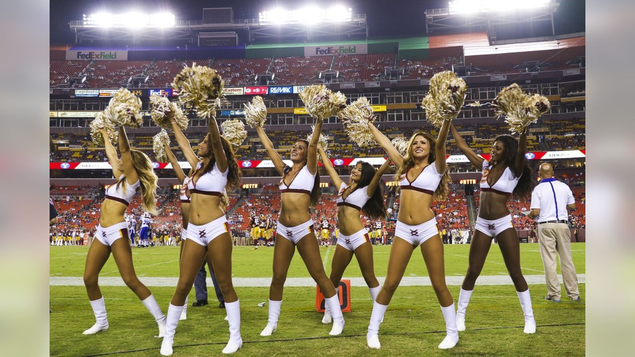 Hilarious video of security, cheerleader at Redskins' Fed Ex Field
